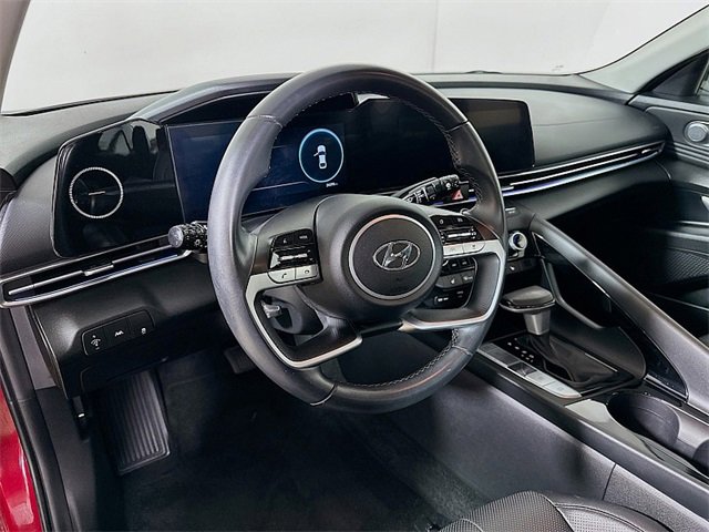 Used 2023 Hyundai Elantra Limited w/ Cargo Package image 9