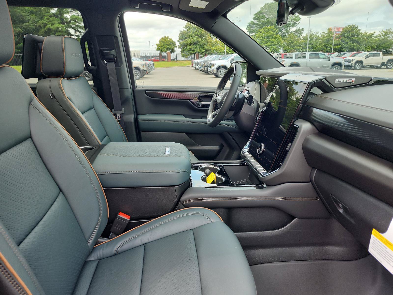 New 2026 GMC Yukon XL AT4 w/ AT4 Premium Plus Package AWD/4WD image 6