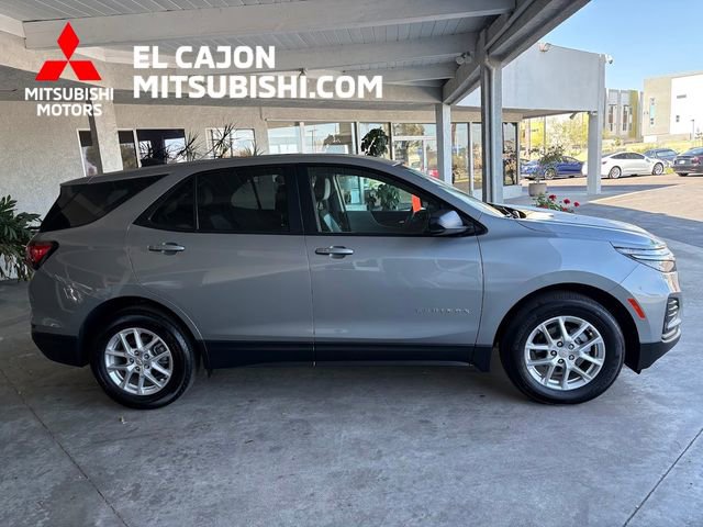 Used 2024 Chevrolet Equinox LS w/ LS Convenience Package image 2