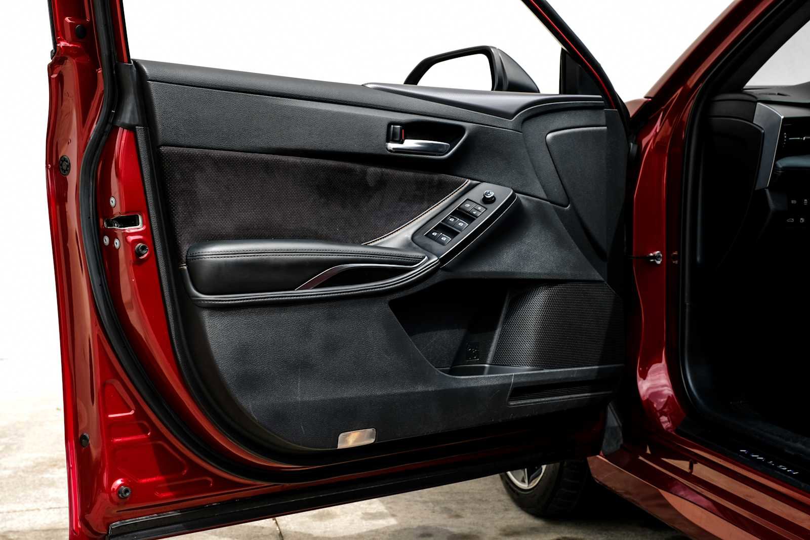 Used 2019 Toyota Avalon XSE image 42