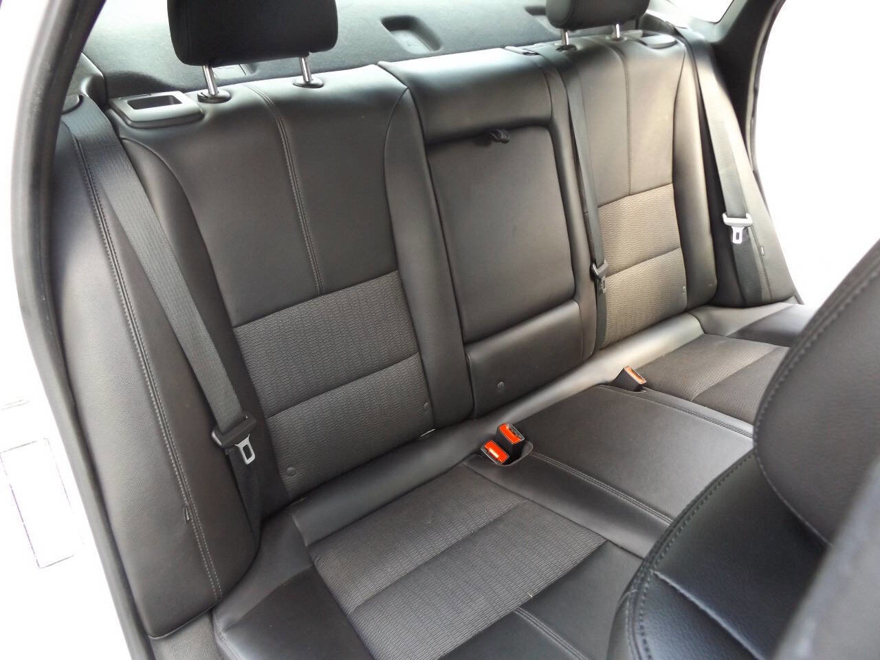 Used 2017 Chevrolet Impala LT image 23