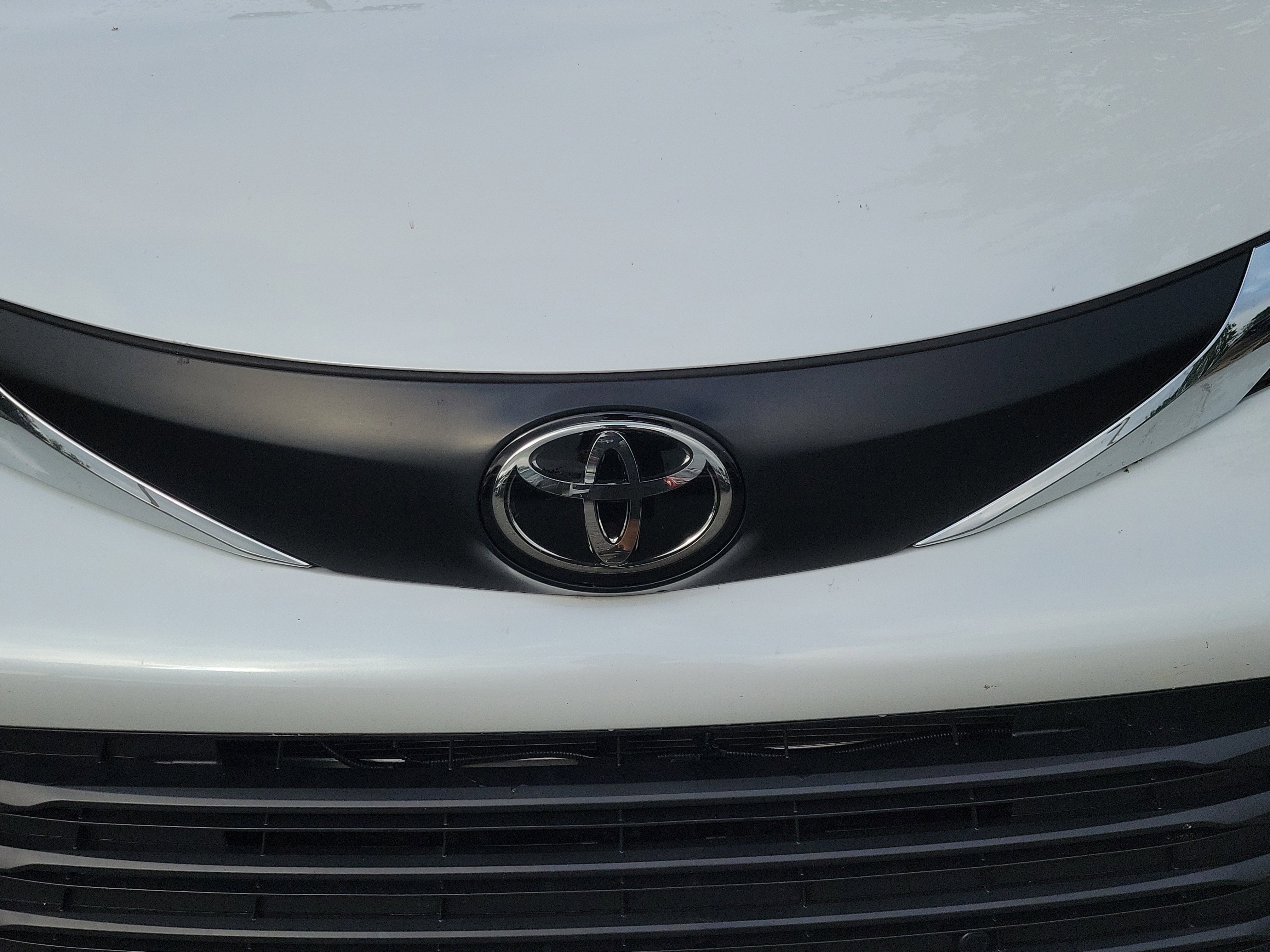Certified 2026 Toyota Sienna XLE FWD image 5