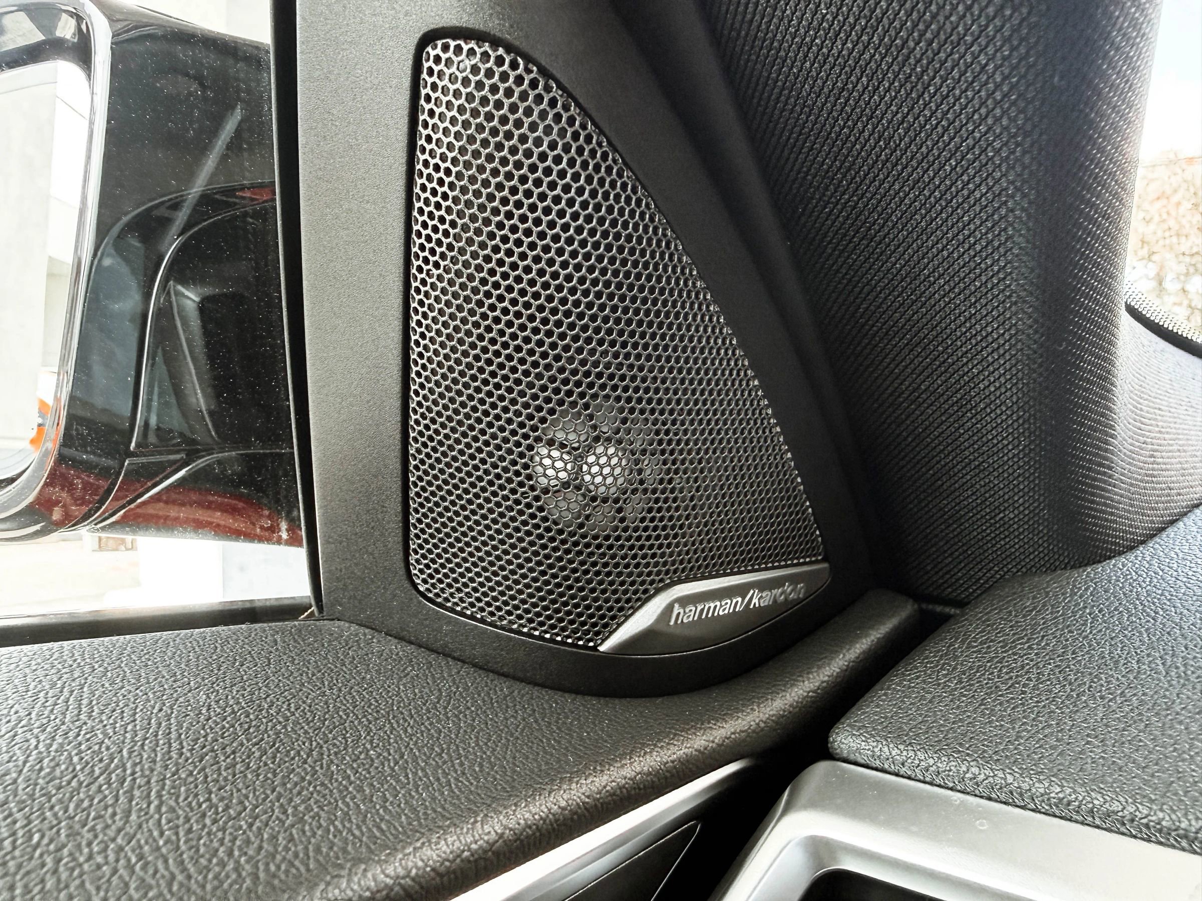 Used 2025 BMW M4 Competition w/ Executive Package RWD image 21