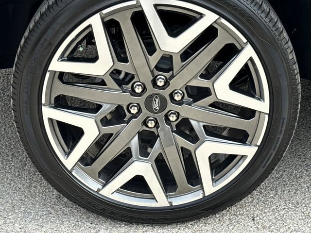 New 2026 Ford Expedition Max Platinum w/ Platinum Ultimate Package AWD/4WD image 9