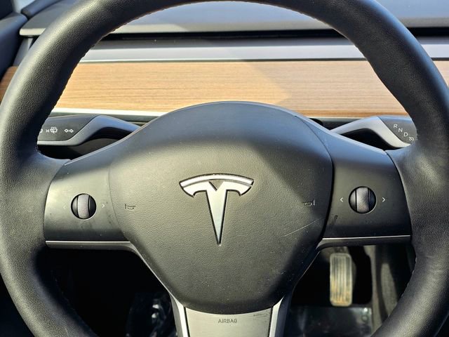 Used 2022 Tesla Model Y Long Range image 31