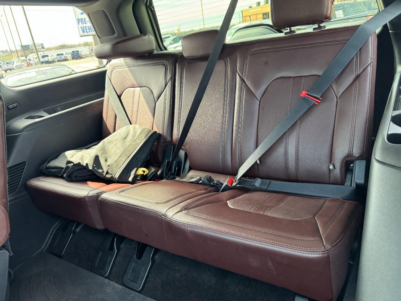 Used 2022 Ford Expedition Limited image 12