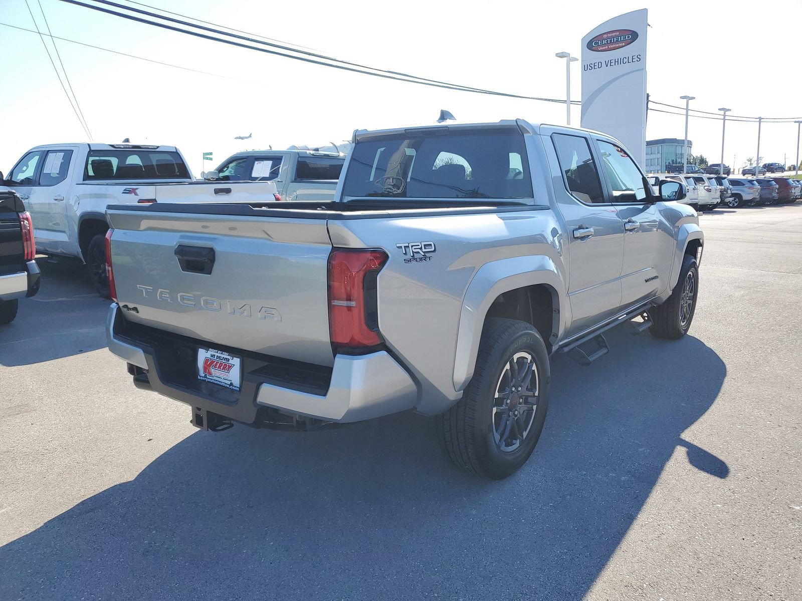 Certified 2025 Toyota Tacoma TRD Sport AWD/4WD image 4