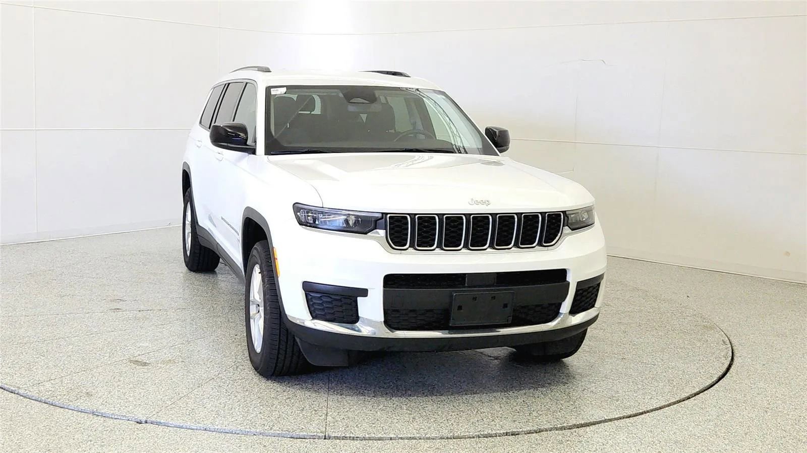 Used 2022 Jeep Grand Cherokee L Laredo w/ Luxury Tech Group I AWD/4WD image 2