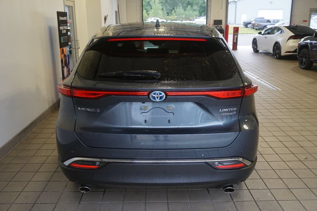 Certified 2022 Toyota Venza Limited AWD/4WD image 18