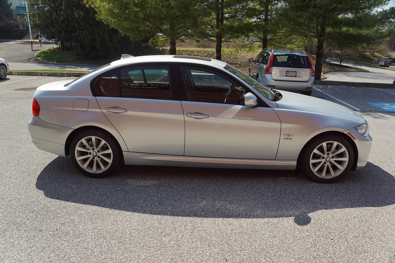 Used 2011 BMW 328i xDrive Sedan image 11