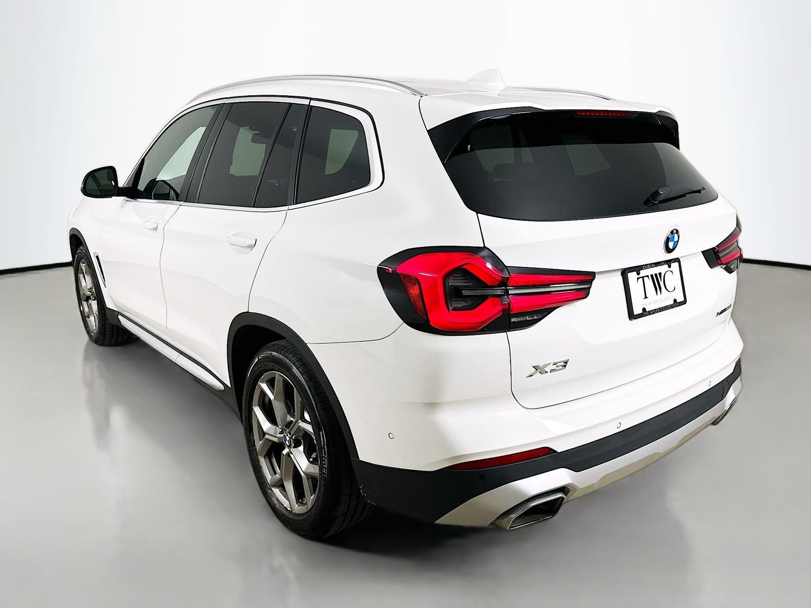 Used 2023 BMW X3 xDrive30i w/ Convenience Package AWD/4WD image 7