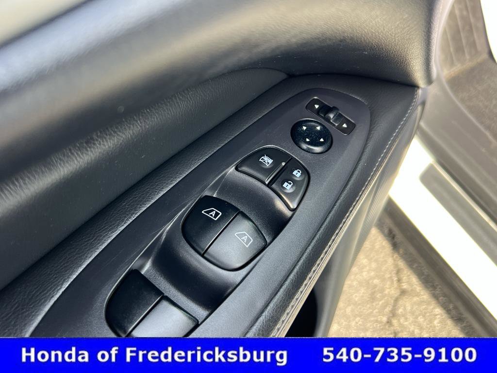 Used 2018 Nissan Pathfinder SV w/ SV All Weather Package image 17