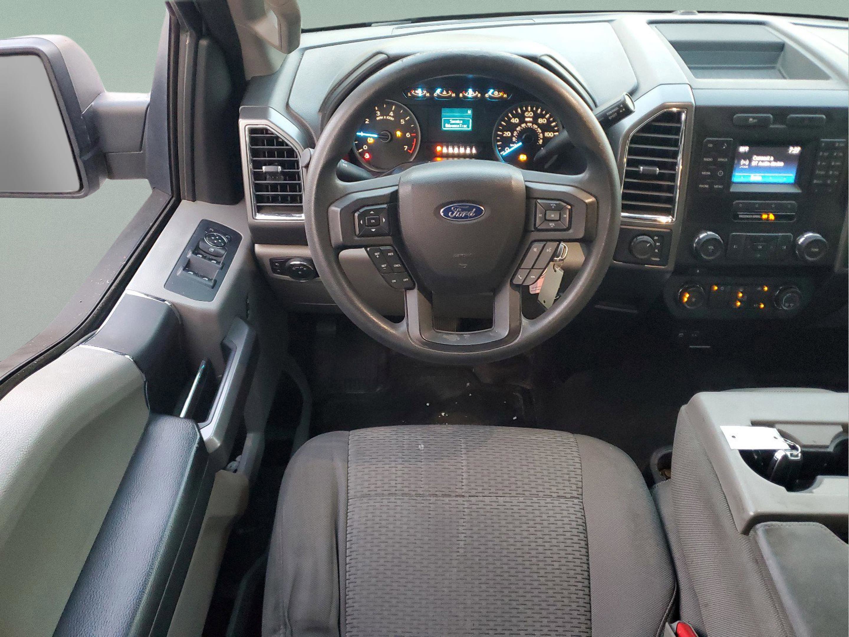 Used 2015 Ford F150 XLT image 11