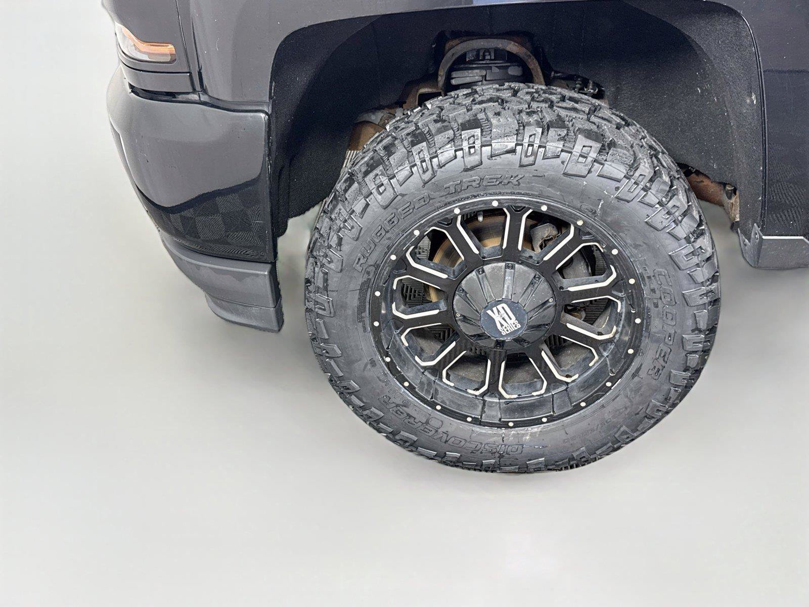 Used 2017 Chevrolet Silverado 1500 LT w/ All Star Edition AWD/4WD image 23