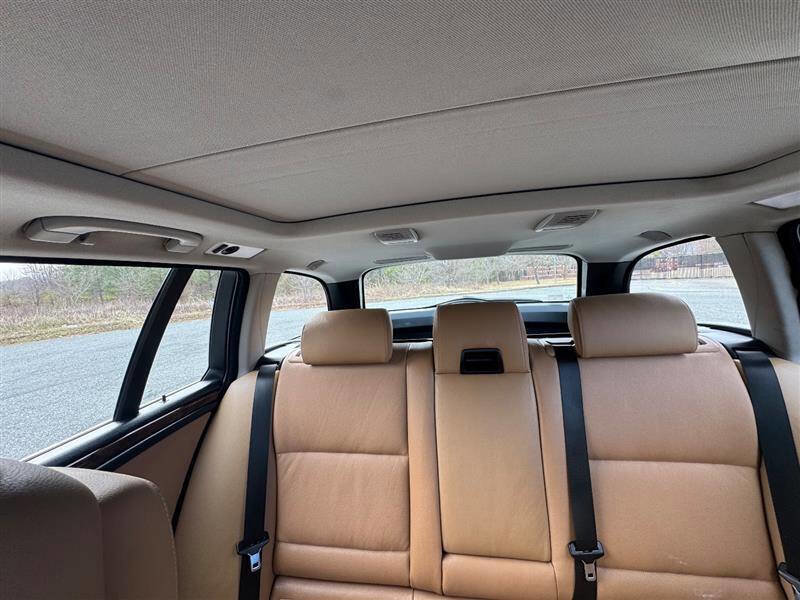 Used 2010 BMW 535i xDrive Wagon image 21