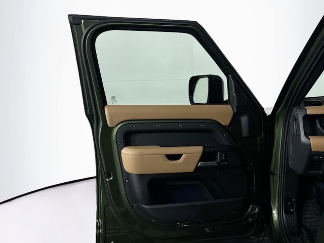 New 2026 Land Rover Defender 110 X-Dynamic SE image 11