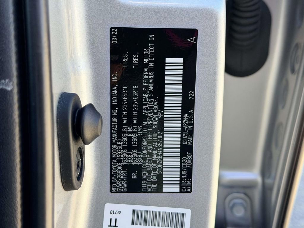 Used 2022 Toyota Highlander XLE image 27