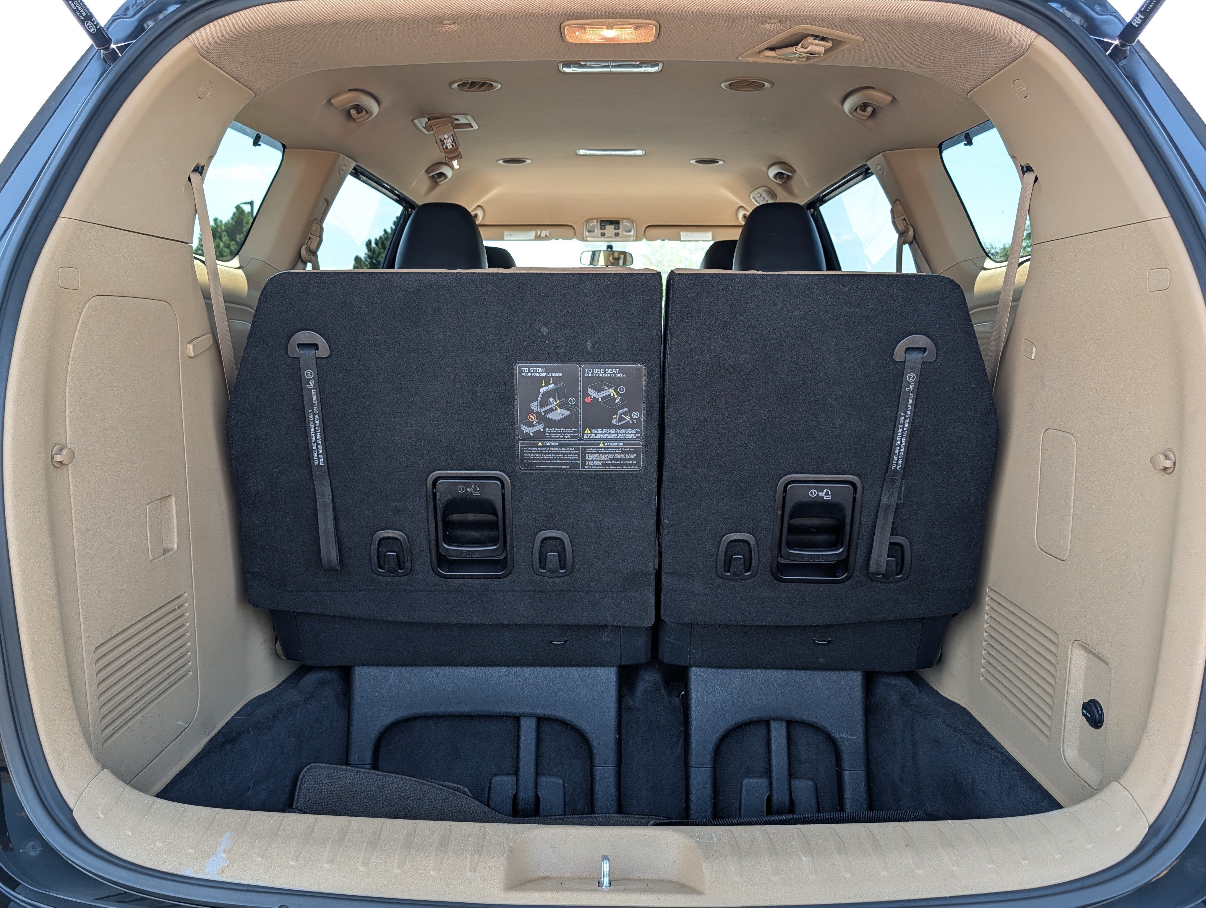 Used 2017 Kia Sedona LX w/ LX Essentials Premium Package FWD image 18
