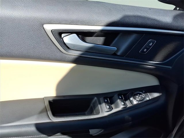 Used 2021 Ford Edge SEL w/ Convenience Package image 15
