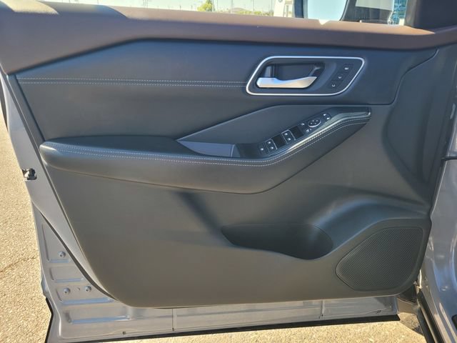 Certified 2021 Nissan Rogue Platinum FWD image 18