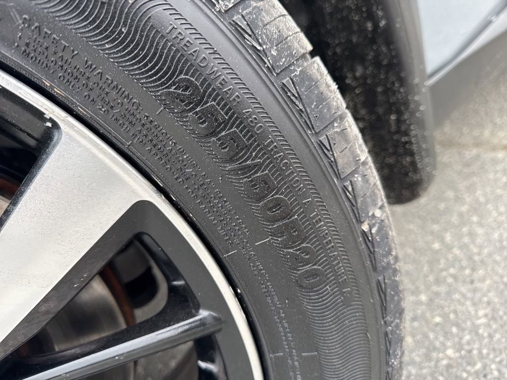 Used 2024 Nissan Pathfinder Platinum image 37