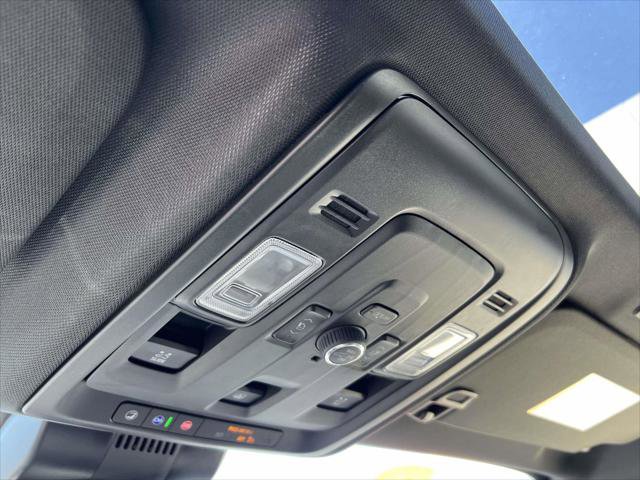 Used 2025 Chevrolet Suburban RST w/ Comfort Package AWD/4WD image 35