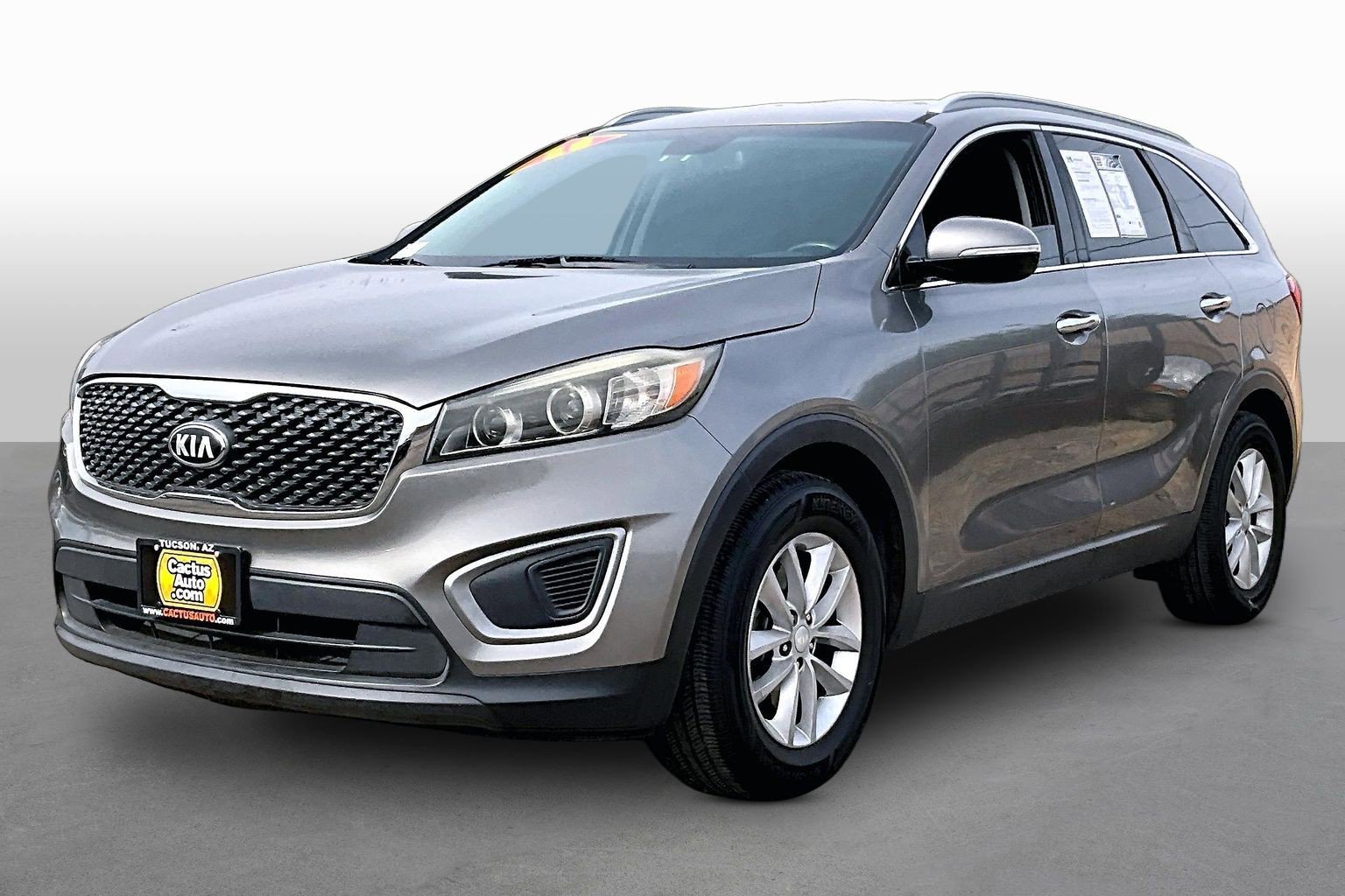 Used 2018 Kia Sorento FWD image 1