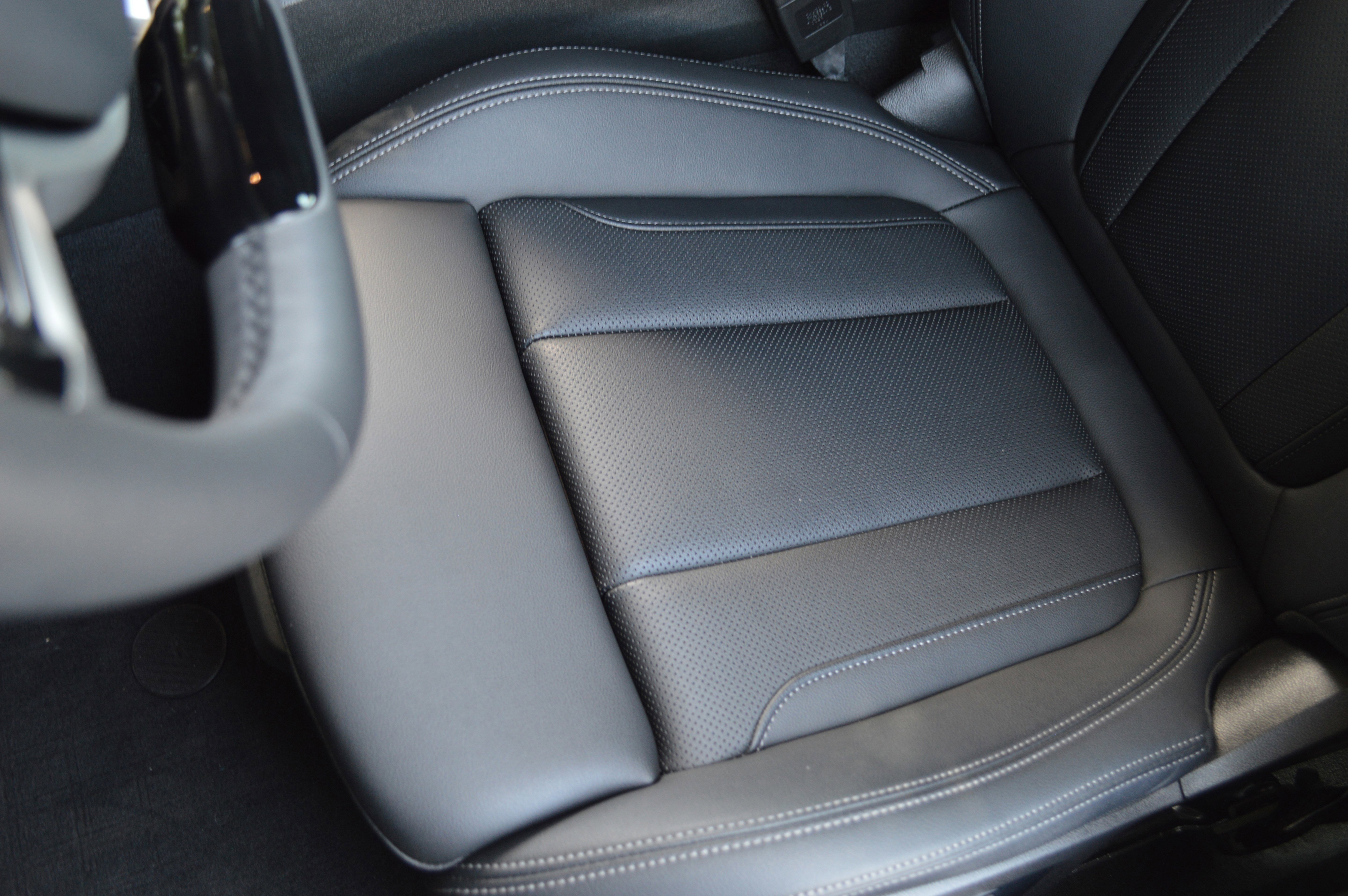 Certified 2025 BMW 330i Sedan RWD image 26
