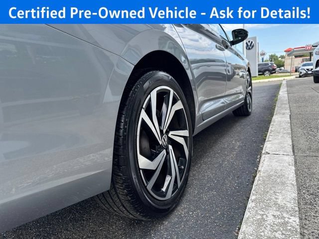 Used 2025 Volkswagen Jetta SEL FWD image 24
