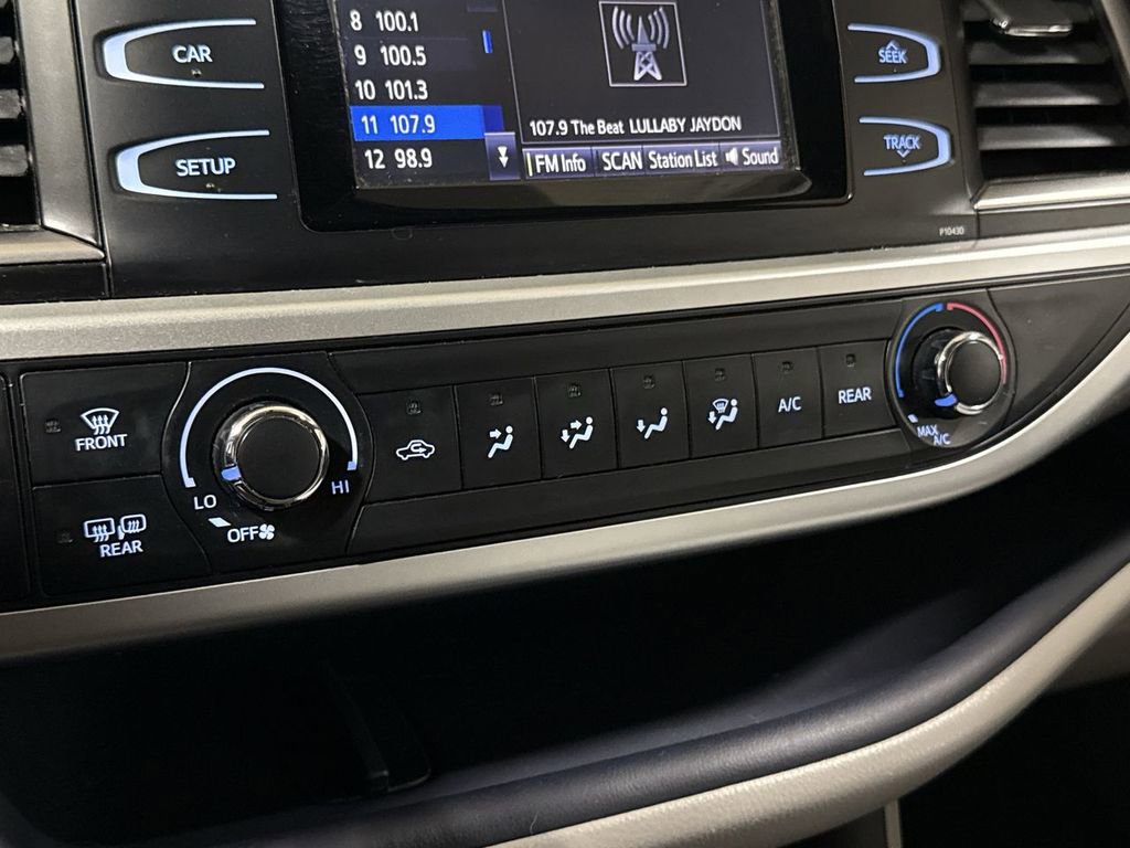 Used 2015 Toyota Highlander LE image 16