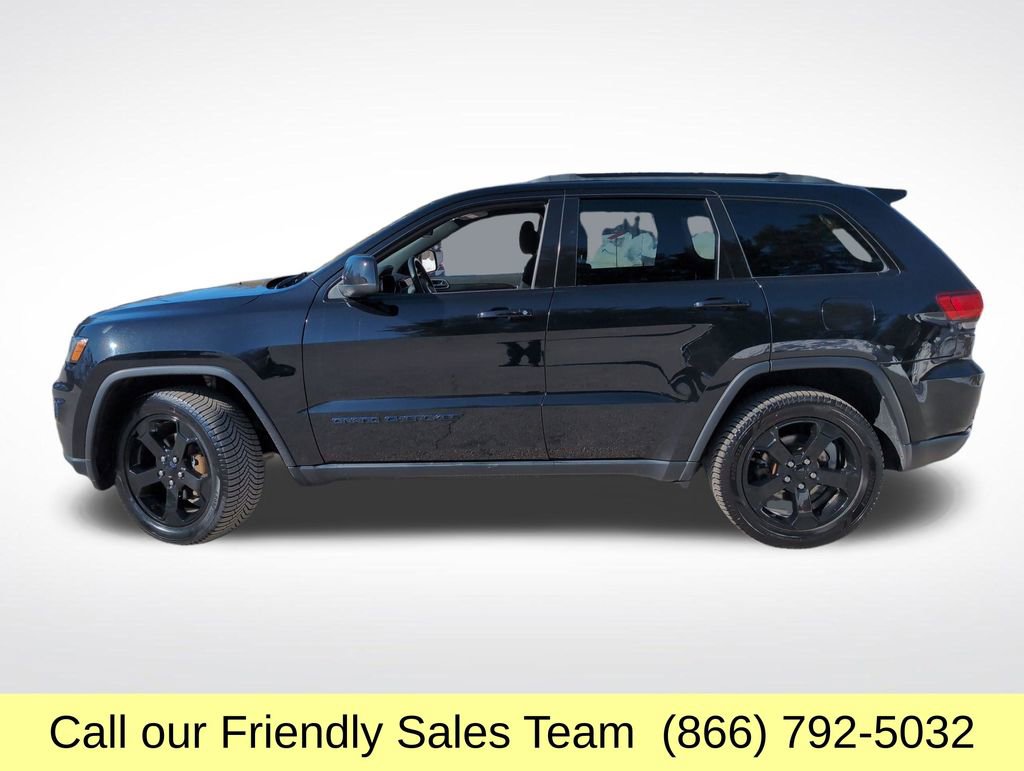 Used 2020 Jeep Grand Cherokee Laredo image 2