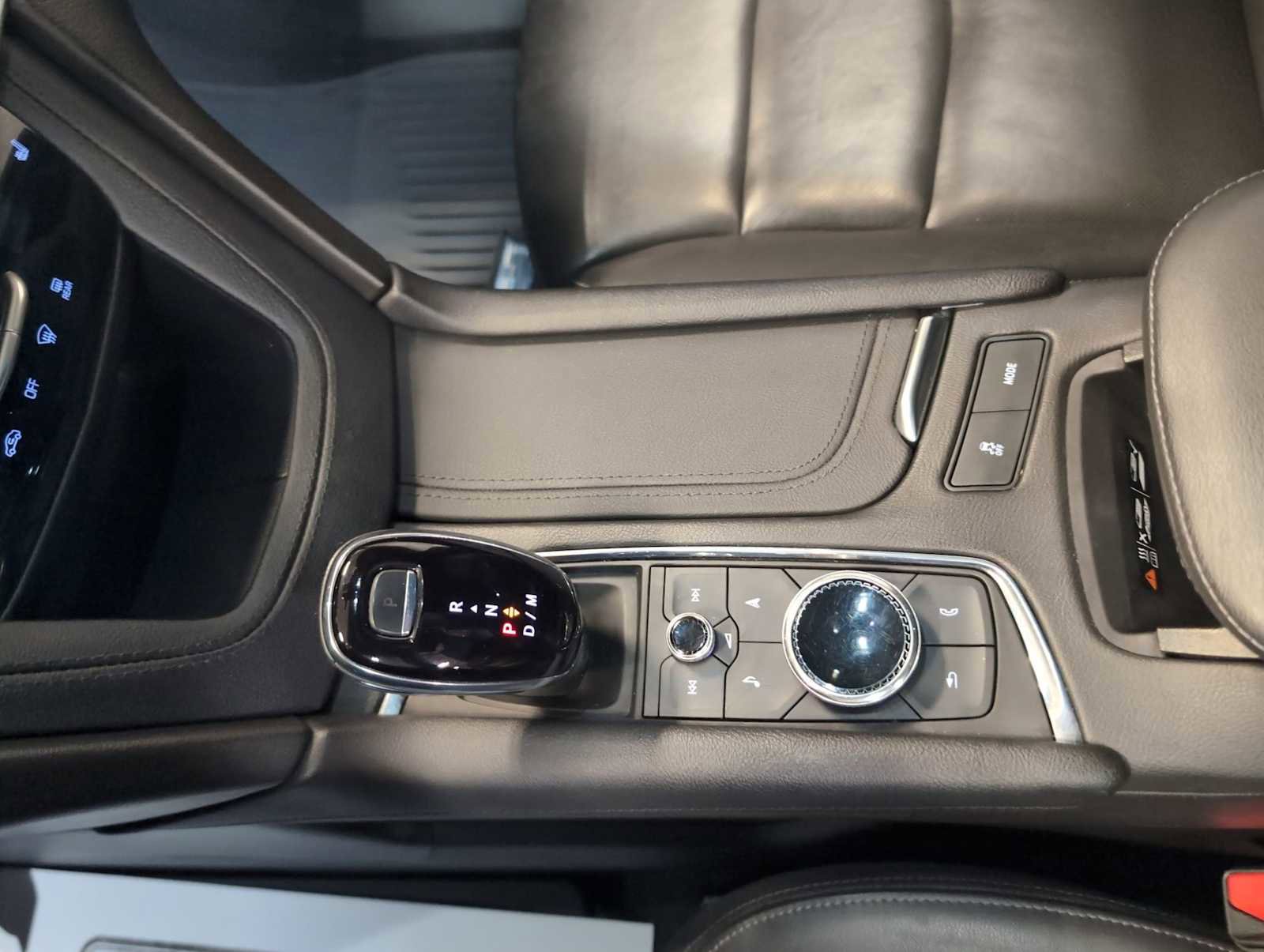 Used 2022 Cadillac XT6 Premium Luxury image 16