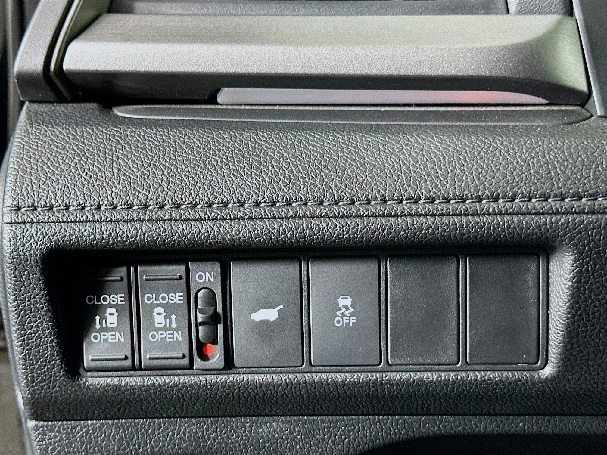 Used 2025 Honda Odyssey Sport-L image 17