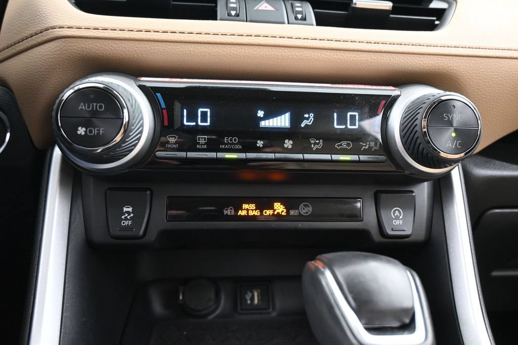 Used 2025 Toyota RAV4 XLE Premium FWD image 26