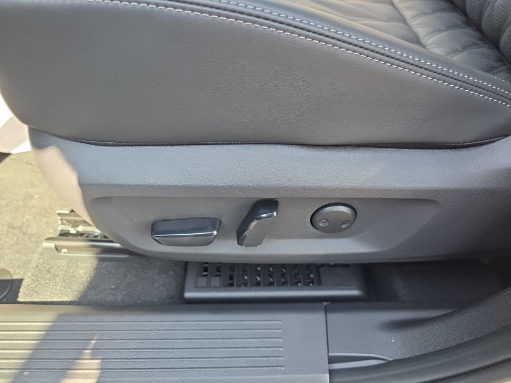 New 2026 Nissan Rogue Platinum w/ Platinum Premium Package image 17