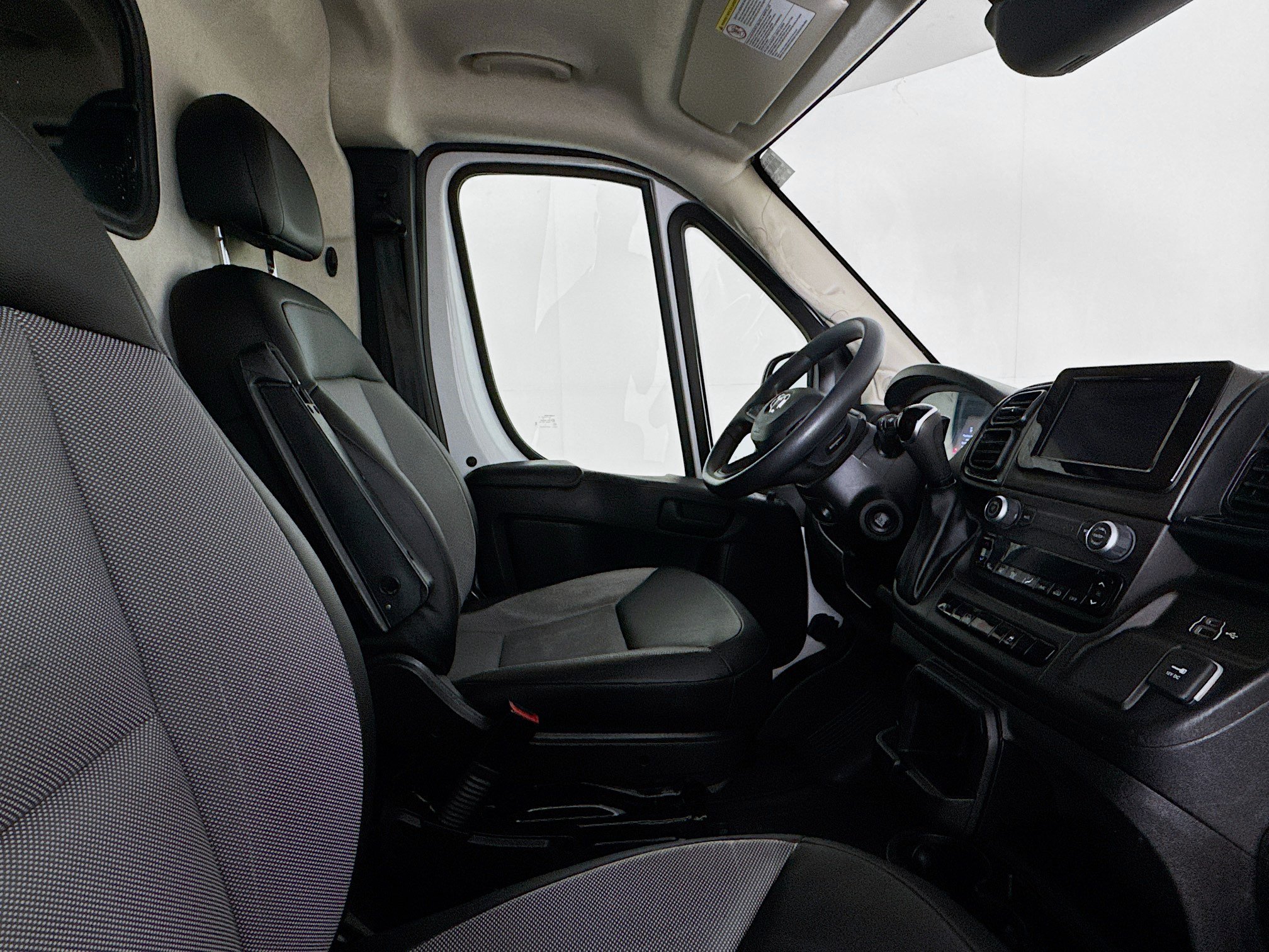 Used 2025 RAM ProMaster 2500 w/ Convenience Group FWD image 37