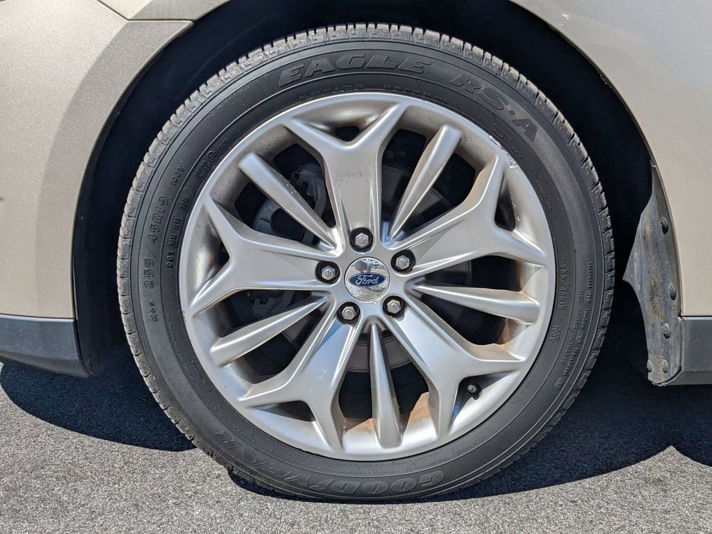 Used 2017 Ford Taurus Limited image 22