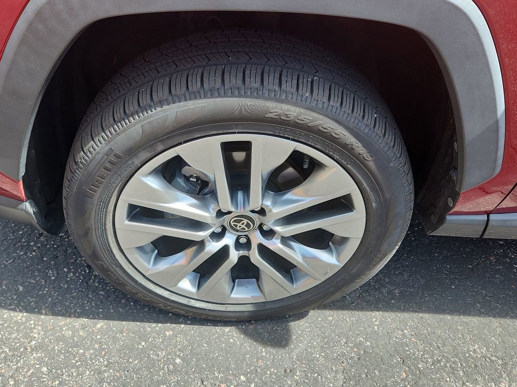 Used 2022 Toyota RAV4 Limited AWD/4WD image 18