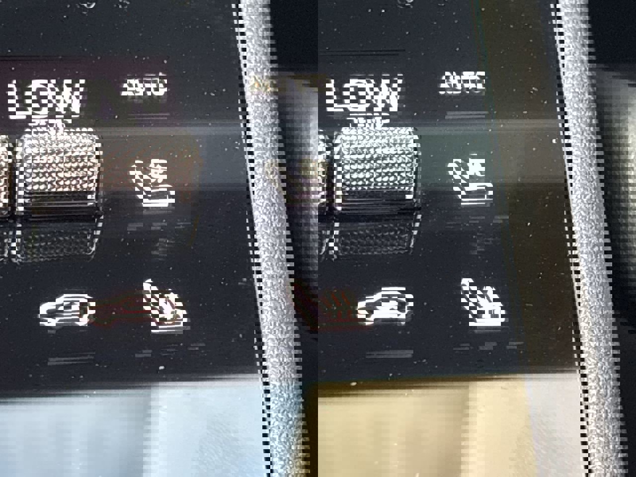 Used 2025 Porsche Cayenne E-Hybrid Coupe image 26