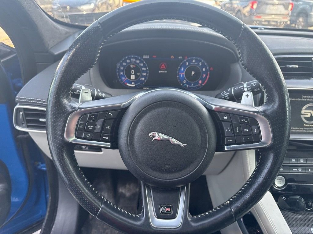 Used 2020 Jaguar F-PACE SVR image 19