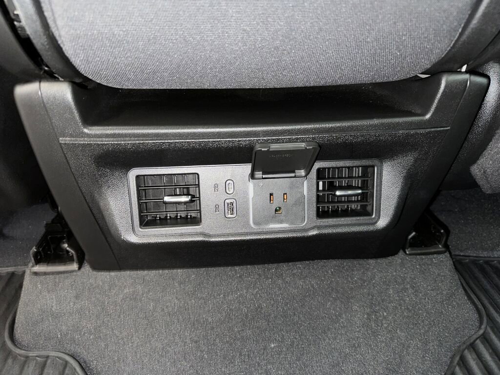 Used 2023 Chevrolet Silverado 1500 LT image 22