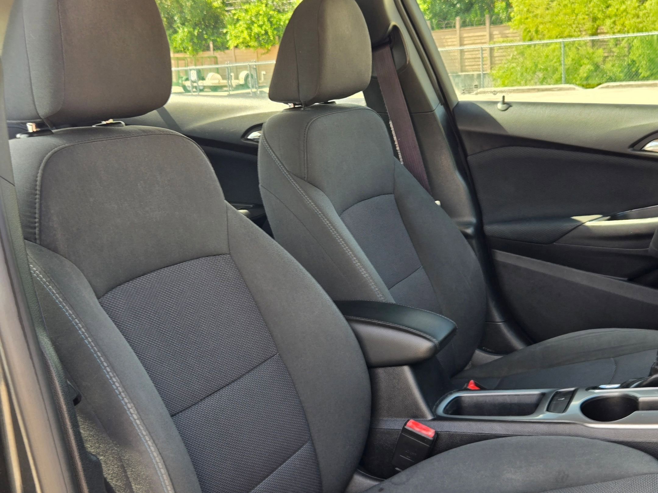 Used 2017 Chevrolet Cruze LT w/ Convenience Package FWD image 31