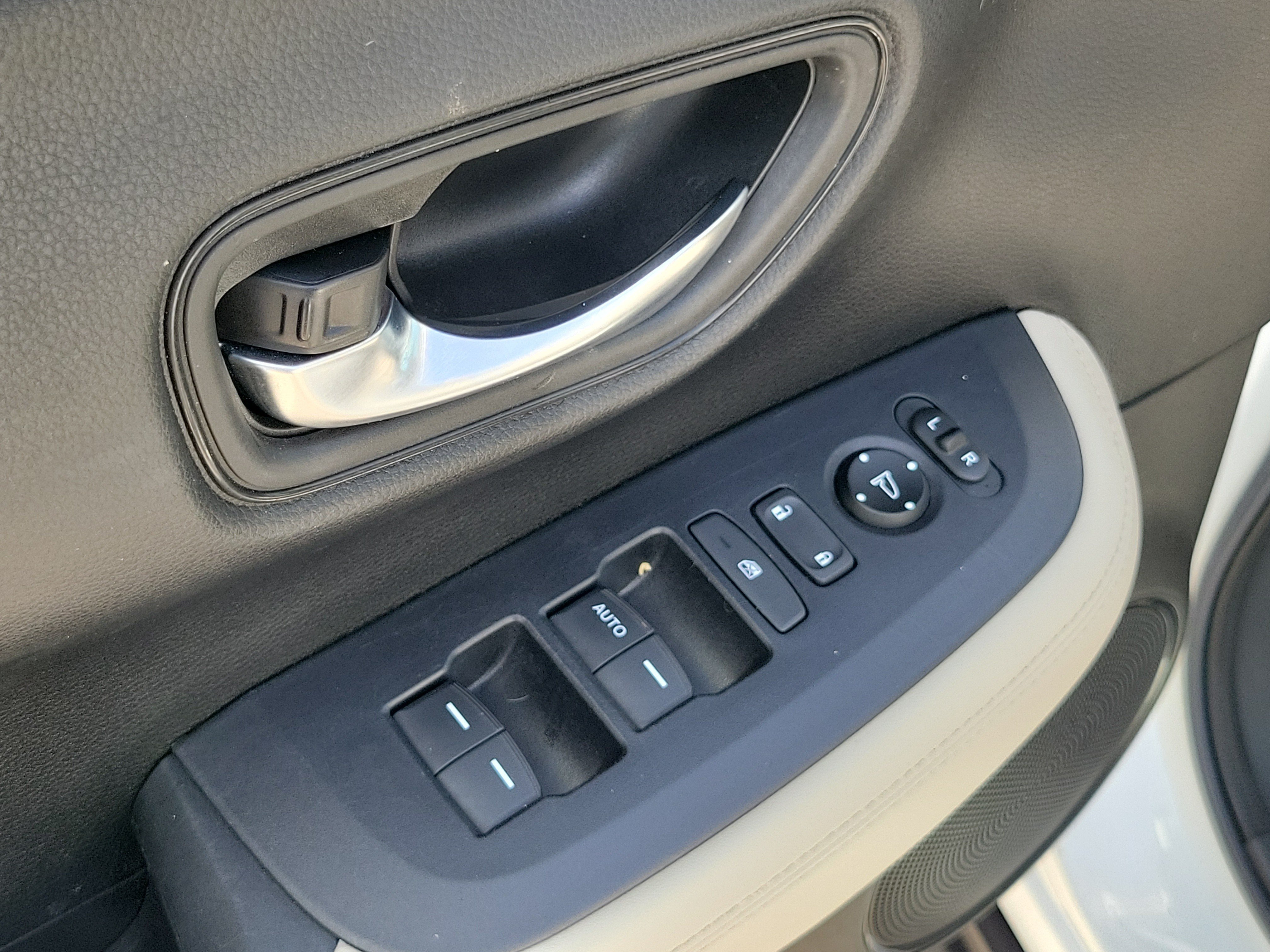 Certified 2024 Honda HR-V LX image 18