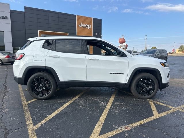New 2026 Jeep Compass Latitude image 3