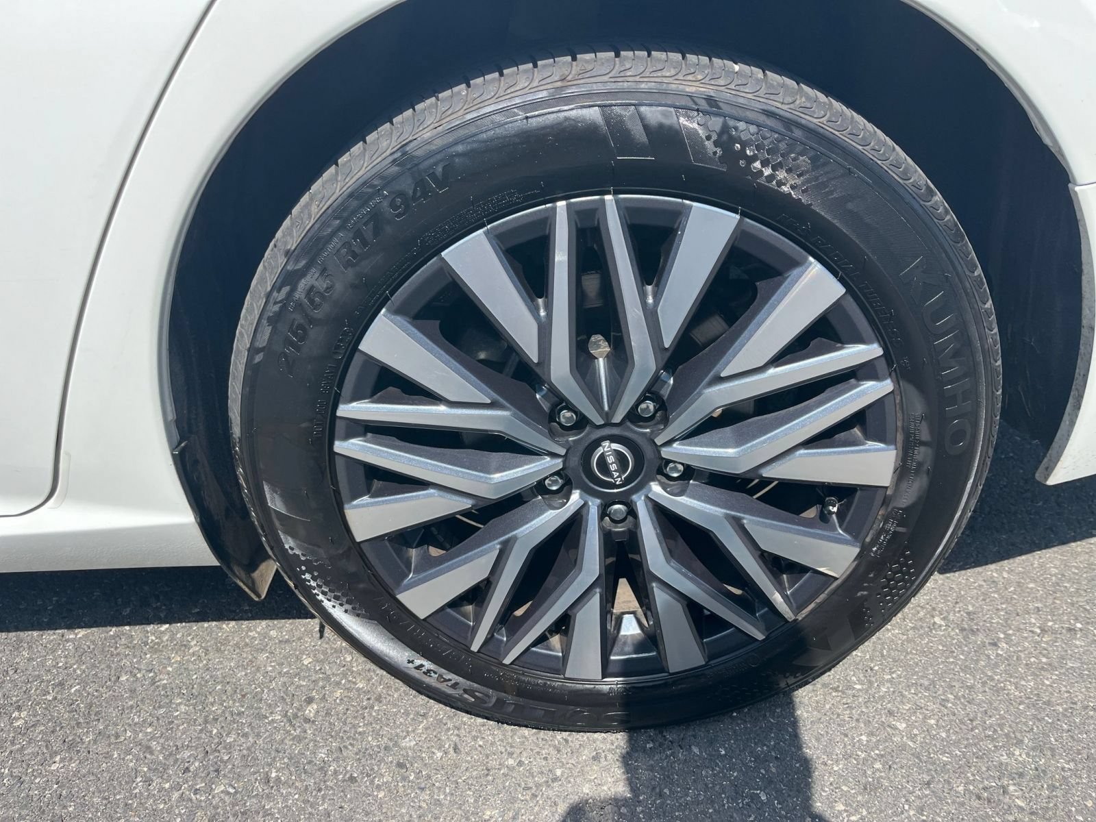 Used 2025 Nissan Altima 2.5 SV FWD image 31