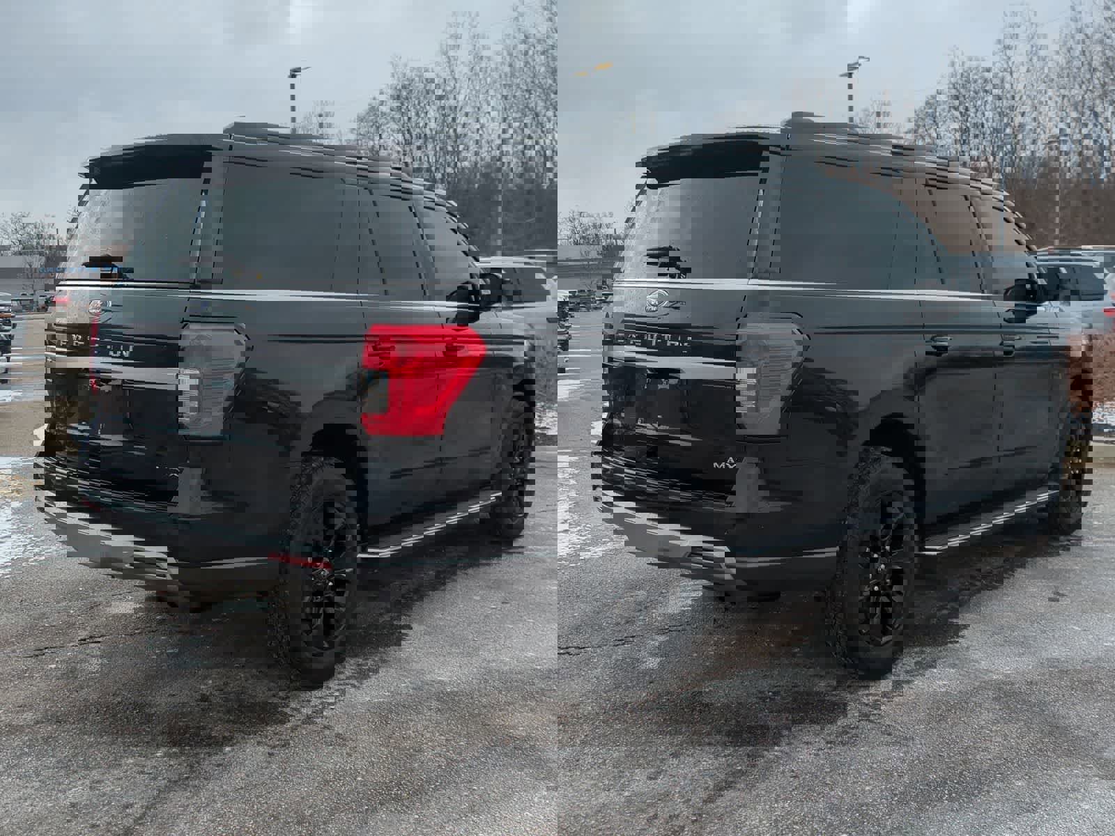 Used 2023 Ford Expedition Max XLT image 8