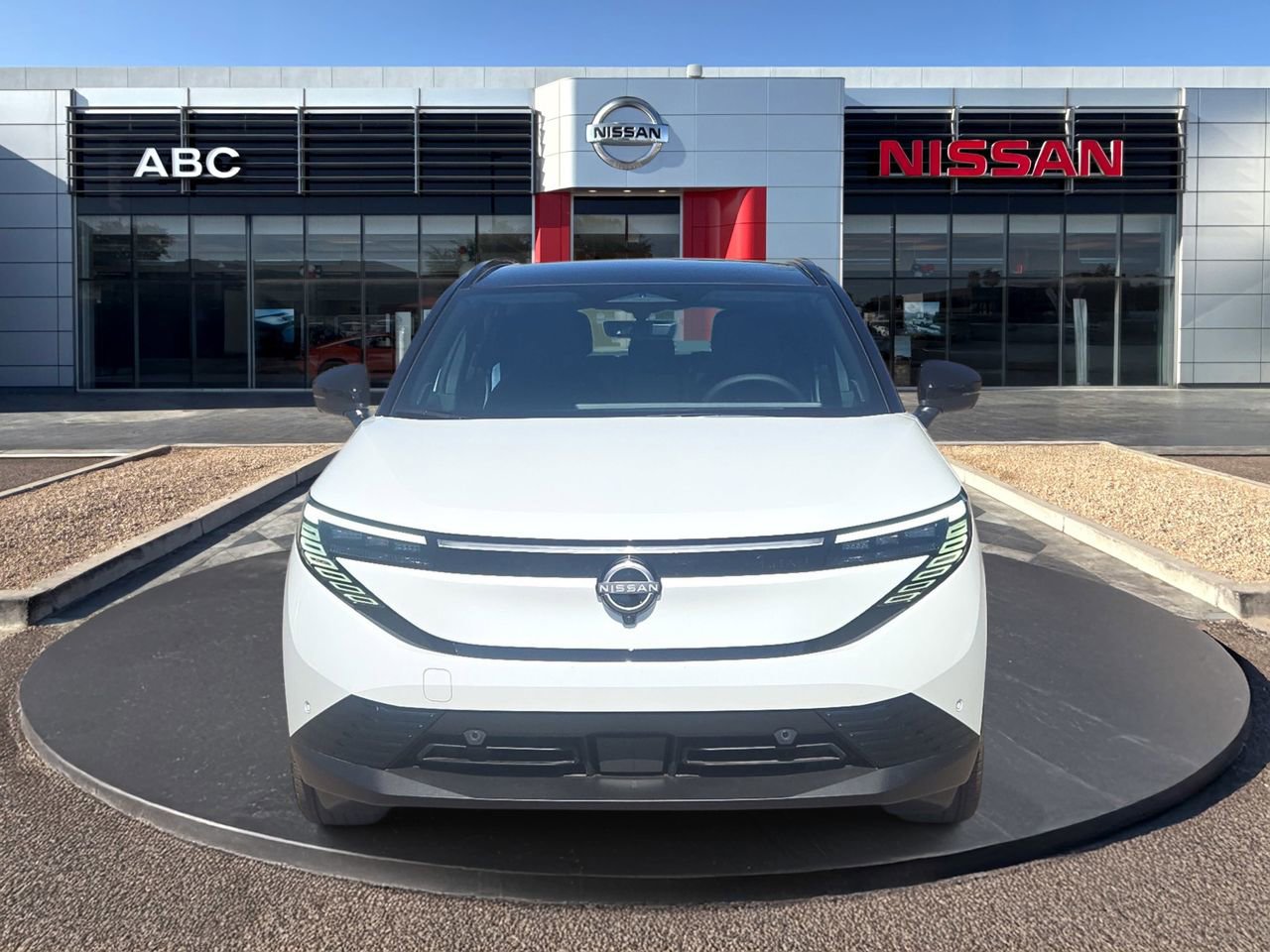 New 2026 Nissan Leaf Platinum+ w/ Cargo Package (Platinum+) FWD image 2
