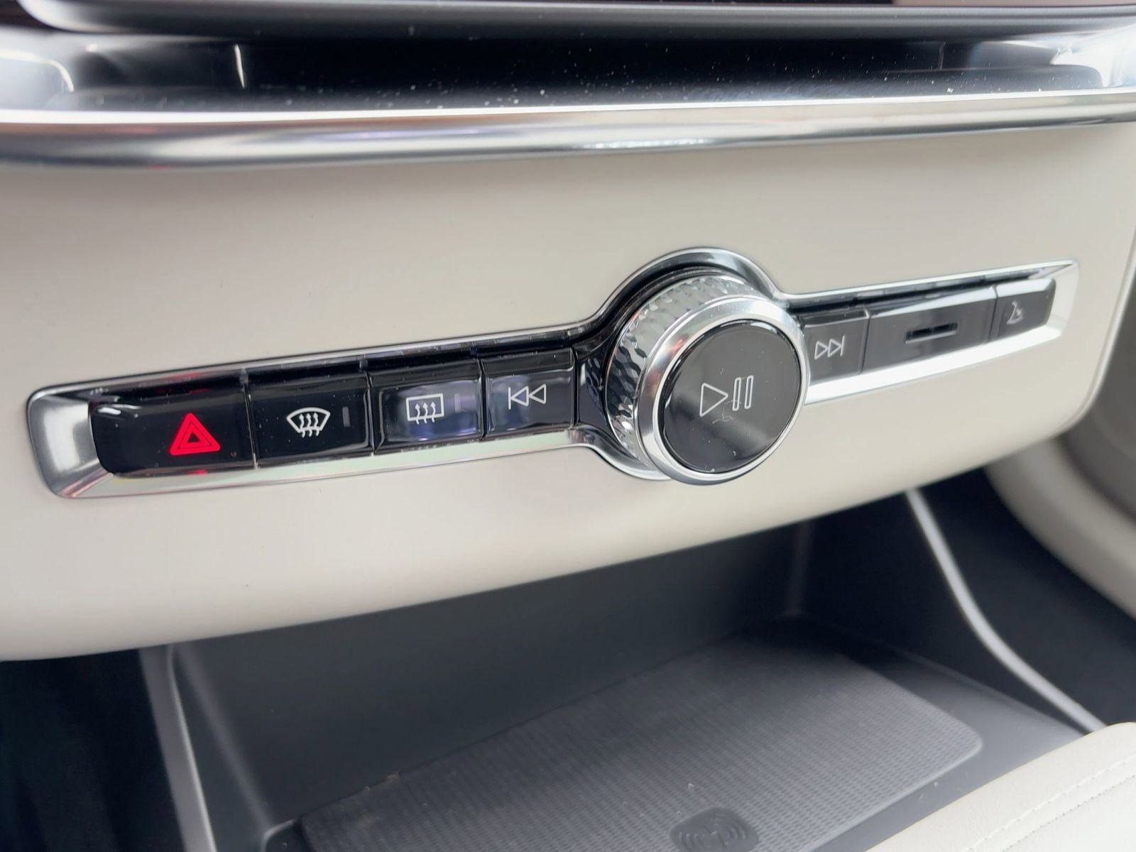 New 2026 Volvo XC90 T8 Ultra w/ Protection Package Premier image 17