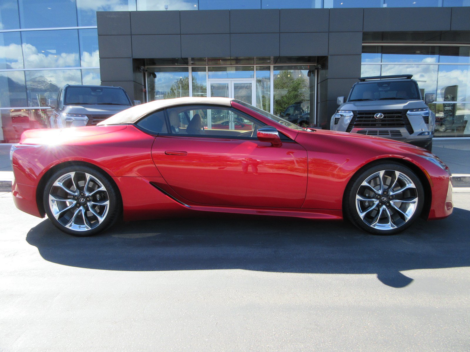 Used 2023 Lexus LC 500 Convertible w/ Touring Package RWD image 11