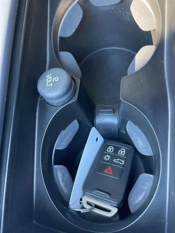 Used 2017 Volvo XC60 T5 Inscription w/ Preferred Option Package AWD/4WD image 18
